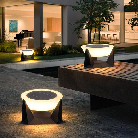 Landinglight | Luxury Solar Powered Outdoor Lamp