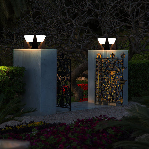 Landinglight | Luxury Solar Powered Outdoor Lamp
