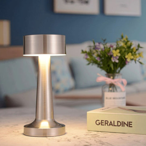 Luxurious Table Lamp for CafΓ©s & Restaurants | Dimmable & Energy-Efficient
