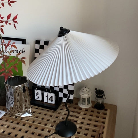 Squiggle Table Lamp | Bold Aesthetic & Soft Light