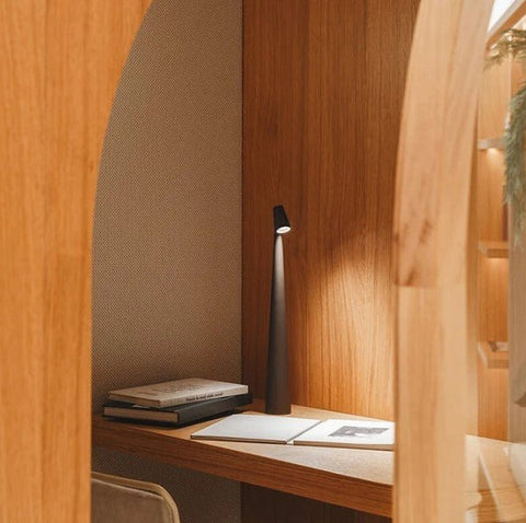 Luminavista | Portable Table Lamp