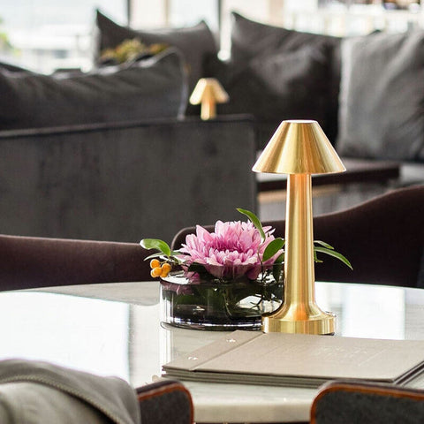 Luxurious Table Lamp for CafΓ©s & Restaurants | Dimmable & Energy-Efficient