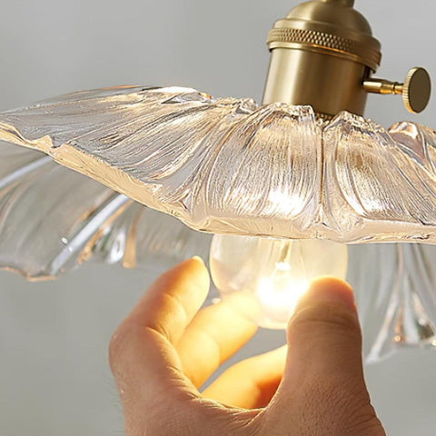 Elegant Flower Glass Pendant Light - Stylish Floral Design for Modern Spaces