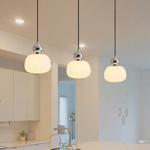 Yedra Pendant Lamp | Elegant Pumpkin-Shaped Design for Bedrooms & Dining Rooms
